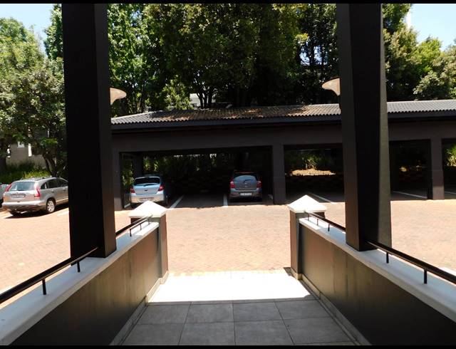 135M² OFFICE TO LET IN HYDE PARK